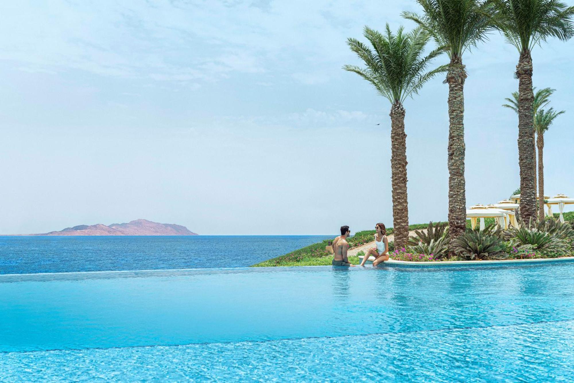 Four Seasons Resort Sharm El Sheikh Exterior photo Infinity pool at the Hilton Sharm El Sheikh